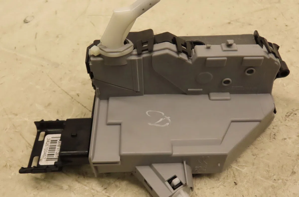 Serrure porte coulissante d Peugeot PARTNER TEPEE 1.6 bluehdi 100 (2014) occasion