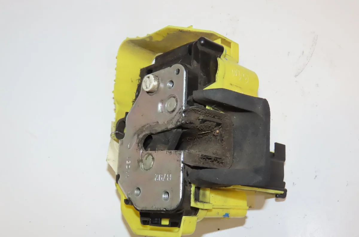 Serrure porte coulissante g Fiat FIORINO Monospace (225_) 1.3 jtd multijet (225bxe1a) (2011) occasion
