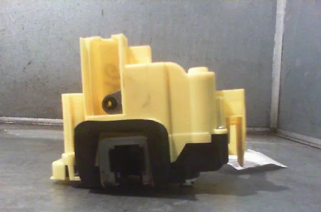 Serrure porte coulissante g PEUGEOT BIPPER 2014 occasion