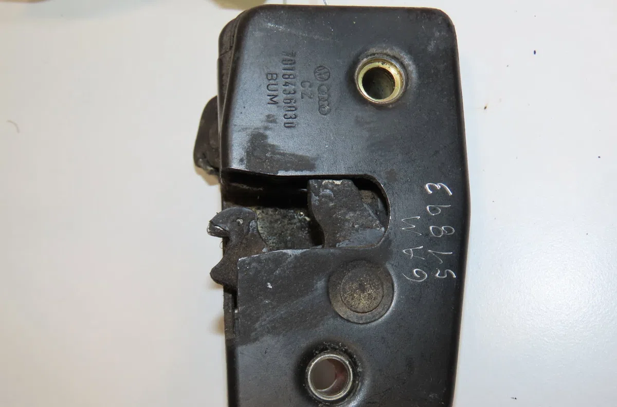 Serrure porte coulissante g Volkswagen TRANSPORTER IV Autobus-Autocar (70B, 70C, 7DB, 7DK, 70J, 70K 2.5 tdi (1995-2003) 