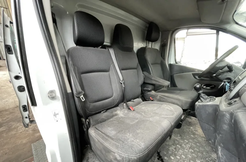 Siege avant droit (banquette double) pour RENAULT TRAFIC 3 COURT PHASE 1