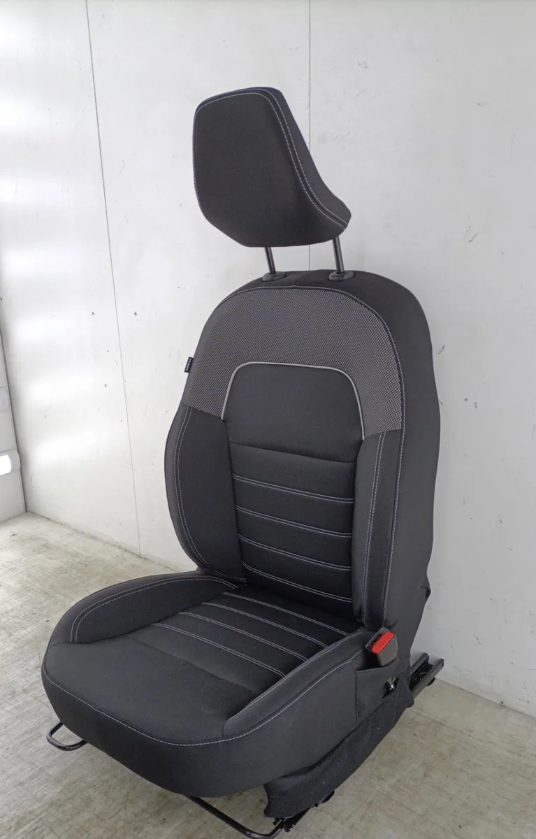 Siège avant droit DACIA SANDERO 3 occasion