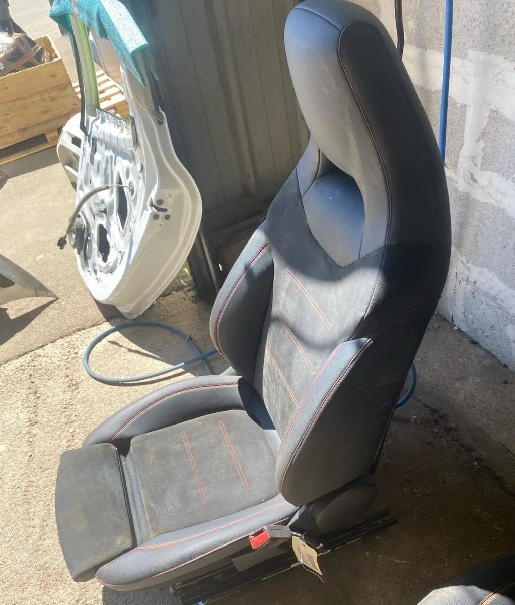 Siège avant droit MERCEDES CLASSE A 177 PHASE 2 occasion