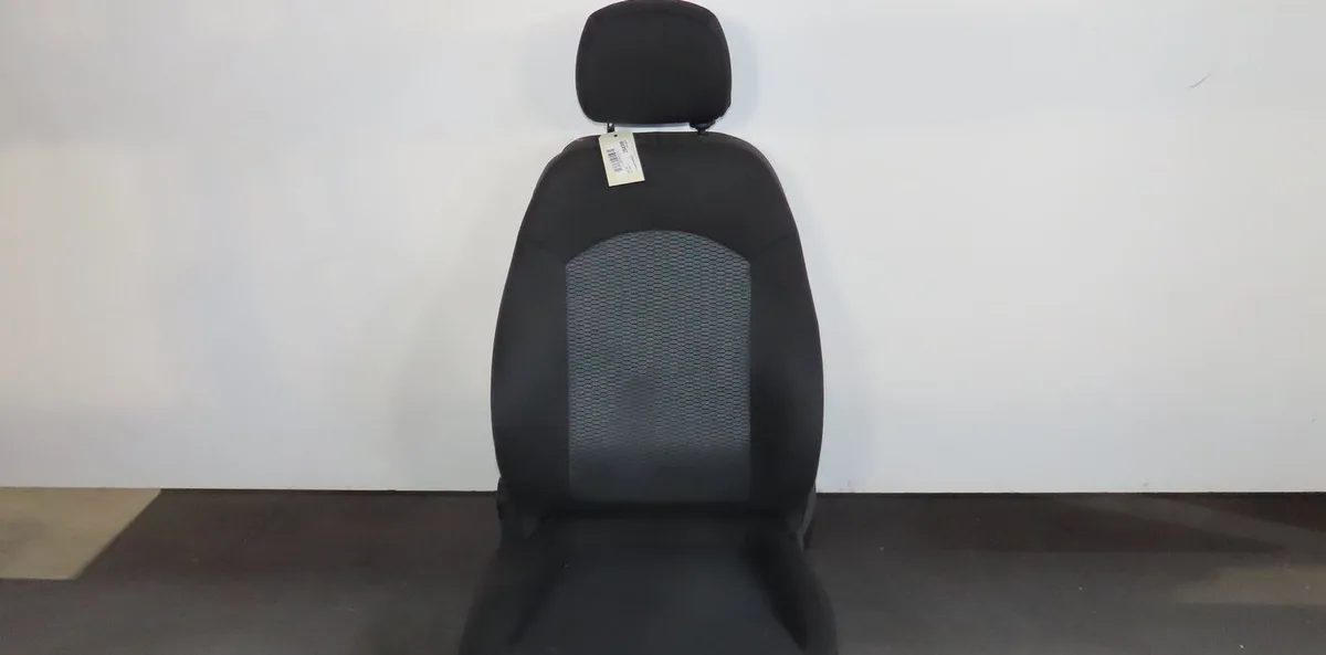 Siège avant droit Opel CORSA E (X15) 1.4 (08, 68) (2014) occasion