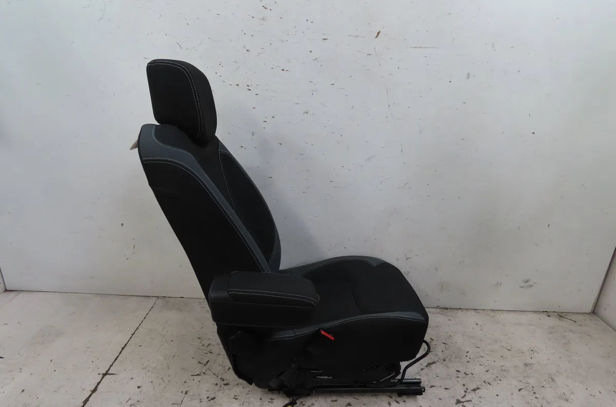 Siège avant droit Renault CLIO IV (BH_) 1.5 dci 90 (2012) 5 portes occasion