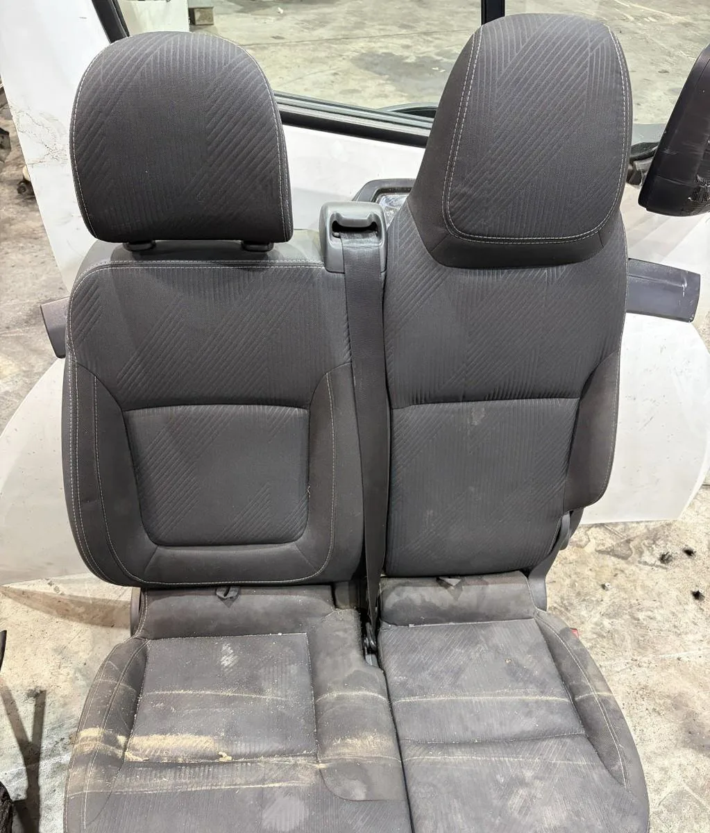 Siège avant droit RENAULT TRAFIC 3 COURT PHASE 1 occasion