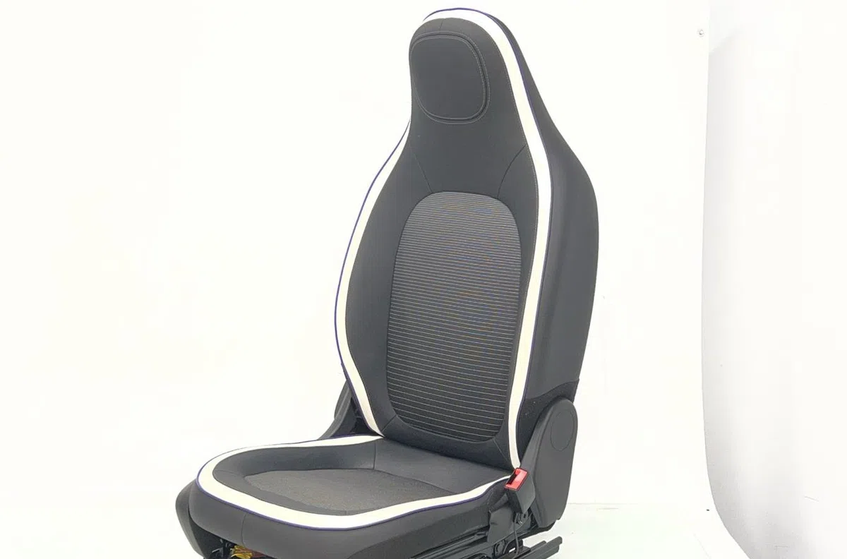Siège avant droit RENAULT TWINGO 3 PHASE 1 occasion