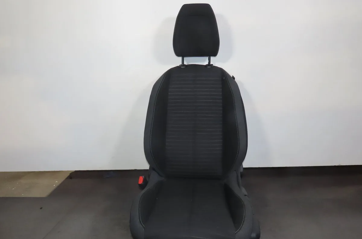 Siège avant gauche Peugeot 208 II (UB_, UP_, UW_, UJ_) 1.2 puretech 100 (2019) 5 portes occasion