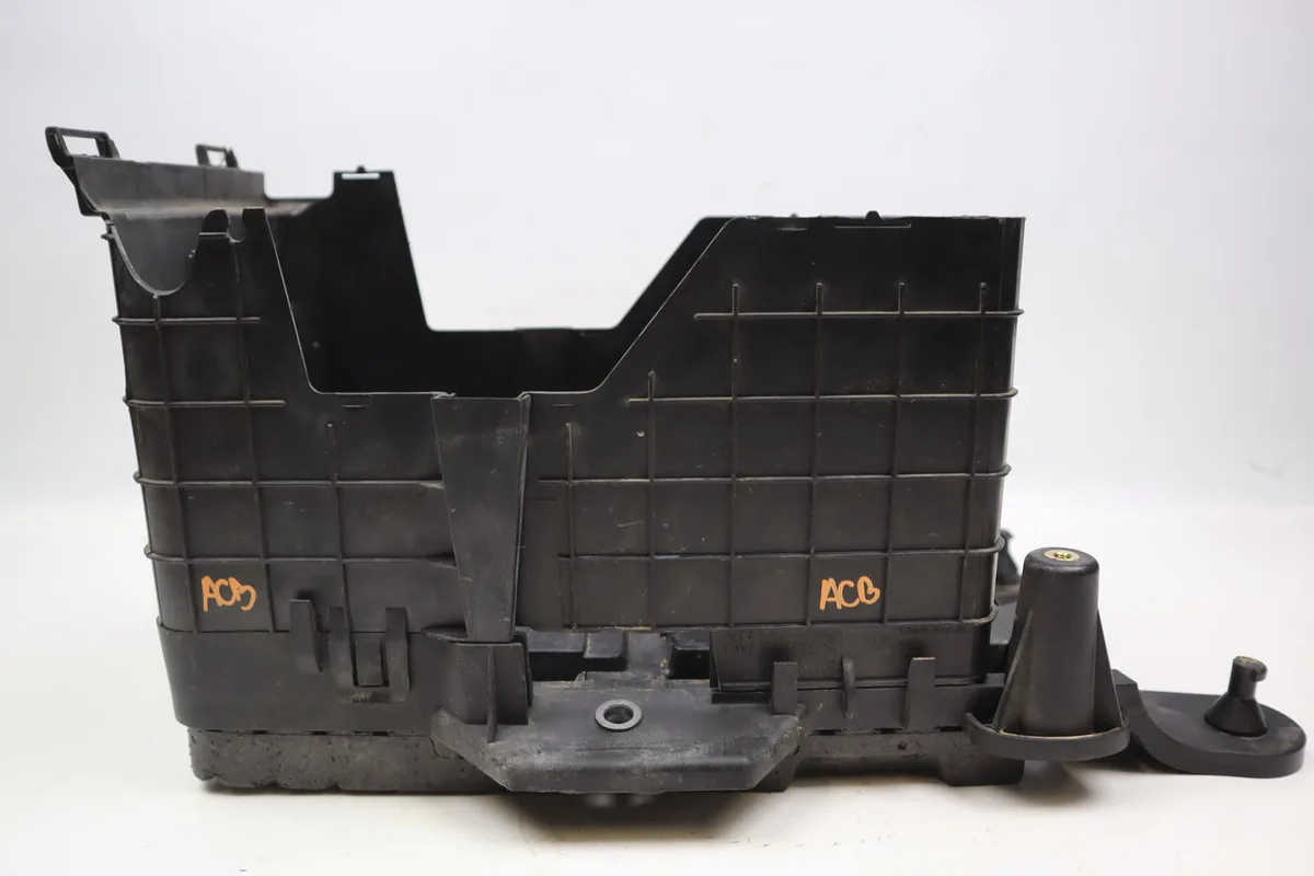 Support de batterie de traction Volkswagen GOLF PLUS V (5M1, 521) 1.6 tdi (2009-2013) 5 portes occasion