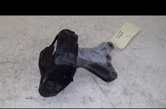 Support moteur Peugeot 208 I (CA_, CC_) 1.2 vti 82 (2012) occasion
