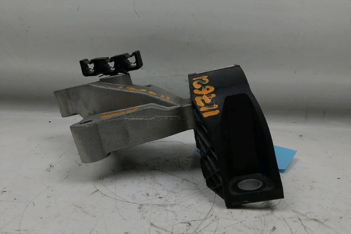 Support moteur Renault CLIO IV (BH_) 0.9 tce 90 (2012) 5 portes occasion