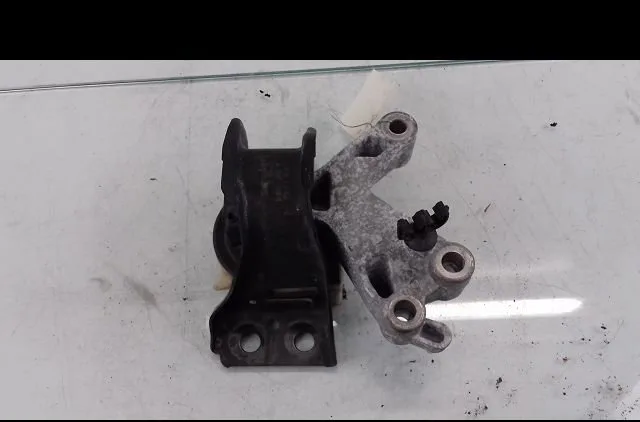 Support moteur Renault CLIO IV (BH_) 1.2 tce 120 (bhm0) (2013) occasion