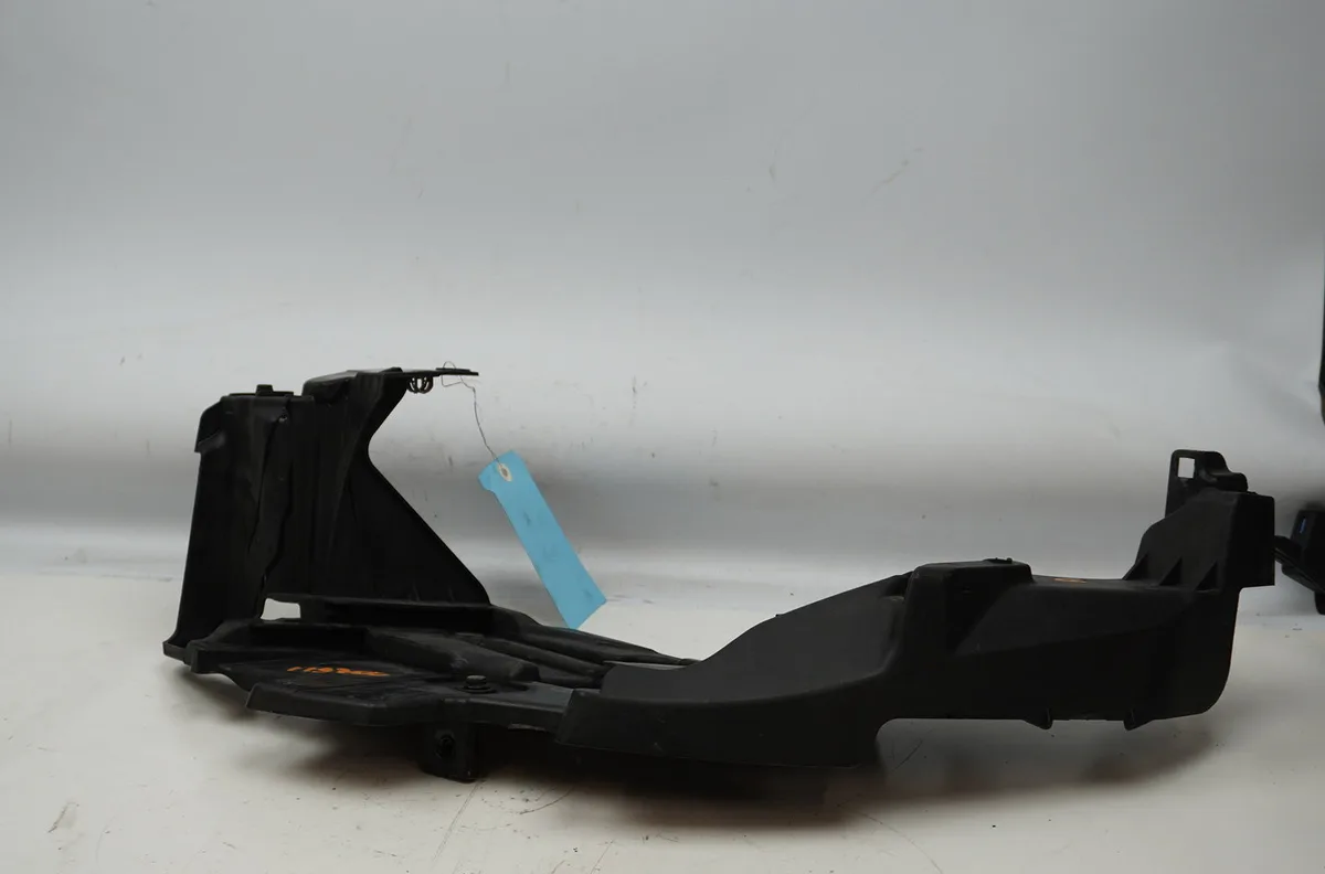 Support phare g Renault MEGANE III Coupé (DZ0-1_) 1.5 dci (dz09, dz0d, dz1f, dz1g, dz14, dz29) (2009-2015) 3 portes occa