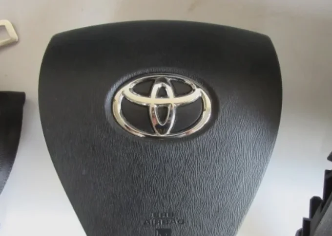 Tableau De Bord Complet Toyota Prius Plus 1