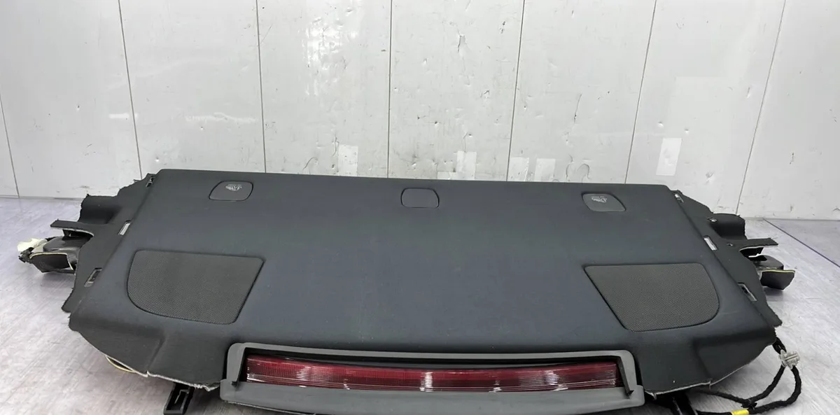 Tablette plage arrière TESLA MODEL 3 5YJ3 occasion