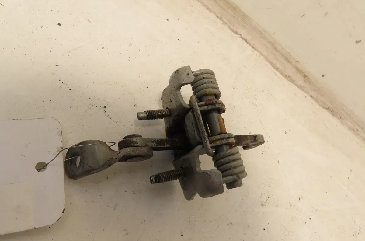 Tirant porte avd Peugeot 206 (2L_, 2M_) 1.4 i (2lkfwa, 2mkfwa) (2009-2013) 3 portes occasion