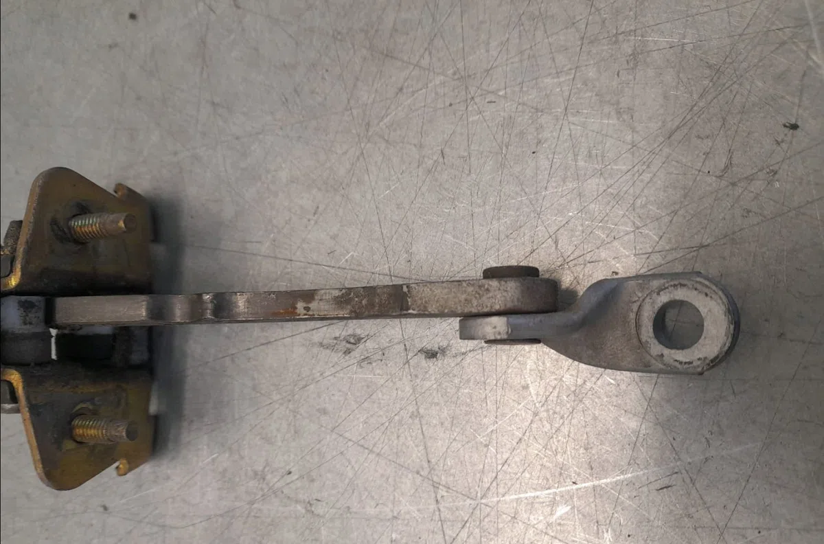 Tirant porte avg Renault CLIO II (BB_, CB_) 1.2 (bb0a, bb0f, bb10, bb1k, bb28, bb2d, bb2h, cb0a,... (1998-2010) 5 portes