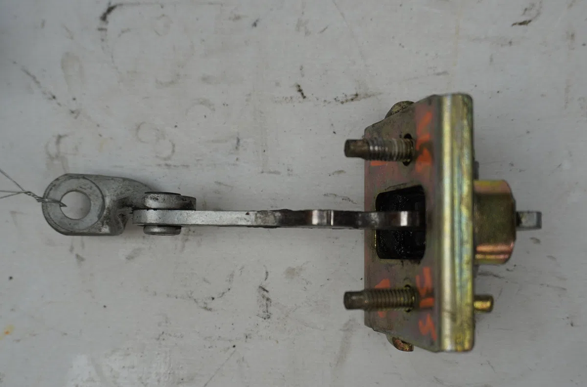 Tirant porte avg Renault MEGANE Scenic (JA0-1_) 1.6 16v (ja0b, ja04, ja11, ja00) (1998-1999) occasion