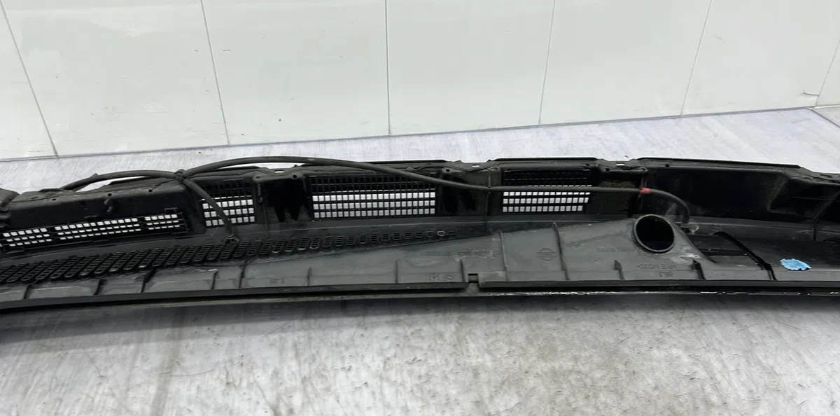 Tole auvent pare-brise NISSAN NOTE 1 PHASE 1 occasion