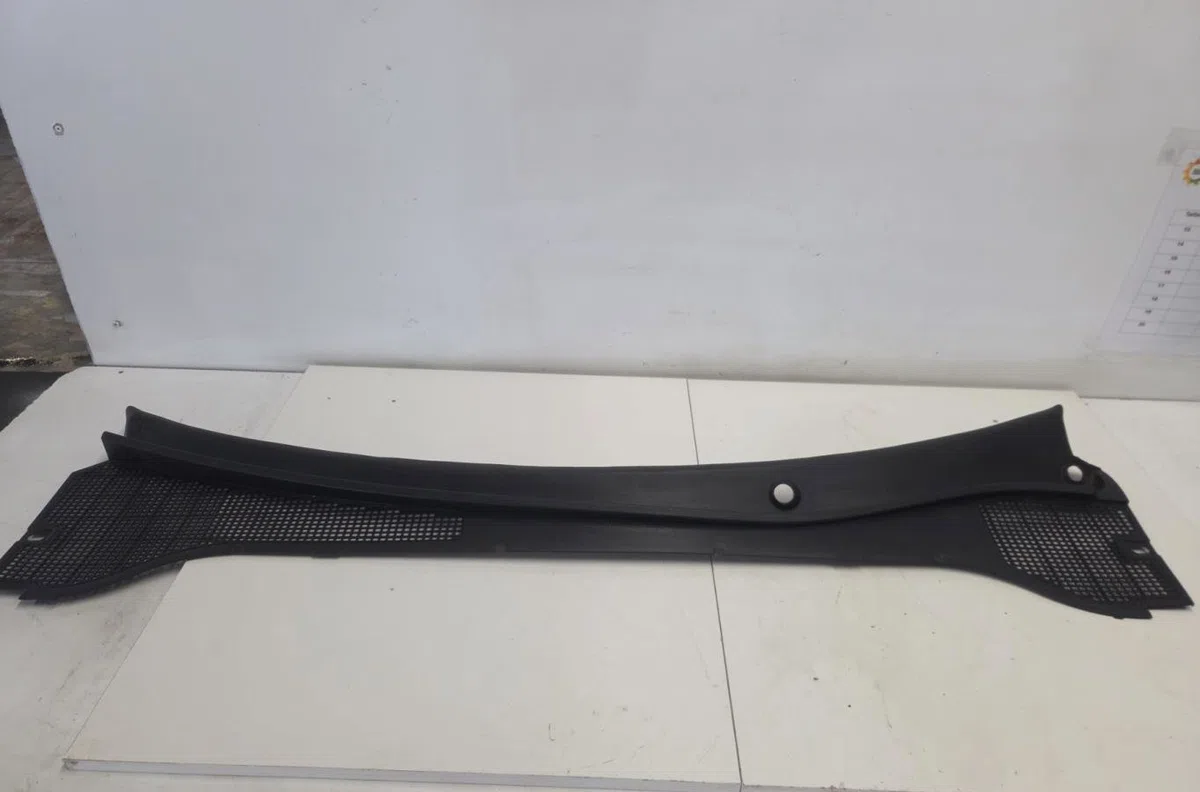 Tole auvent pare-brise RENAULT CLIO 3 PHASE 2 occasion
