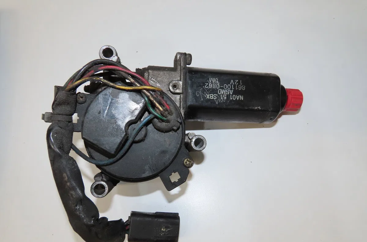 Tole porte phare d Mazda MX-5 I (NA) 1.6 (na6c) (1990-1994) occasion