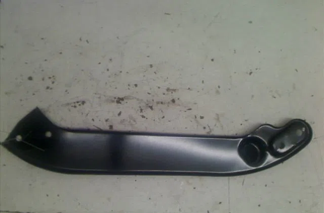 Tole porte phare d Volkswagen TOURAN (5T1) 1.6 tdi (2015-2016) occasion