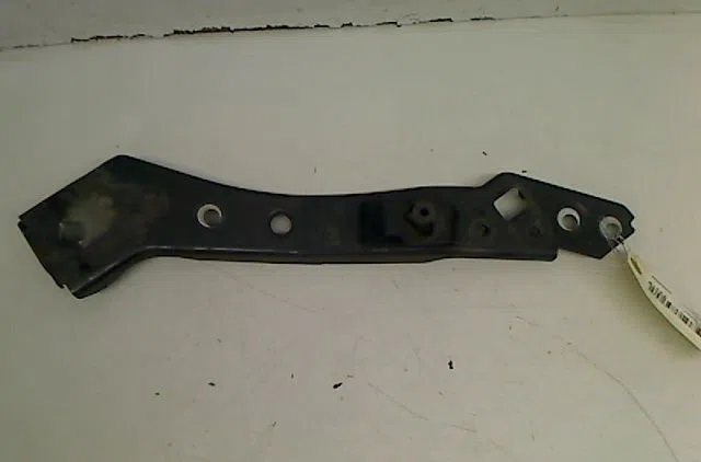 Tole porte phare g Renault MEGANE III 3-5 portes (BZ0-1_, B3_) 1.5 dci (bz09, bz0d, bz1w, bz29, bz14) (2009) 5 portes oc