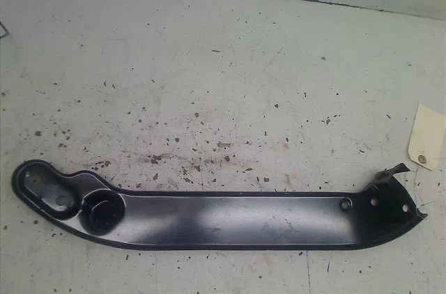 Tole porte phare g Volkswagen TOURAN (5T1) 1.6 tdi (2015-2016) occasion