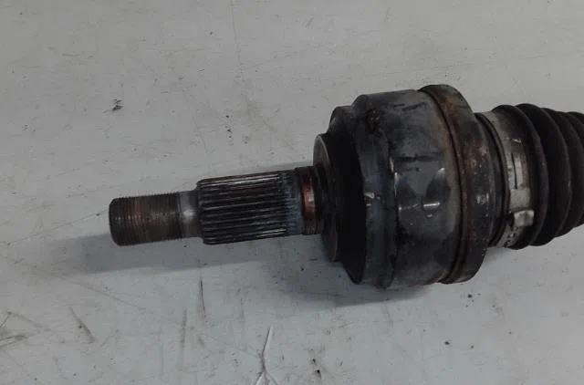 Transmission arrière droite Volkswagen TOUAREG (7LA, 7L6, 7L7) 3.2 v6 (2002-2006) occasion