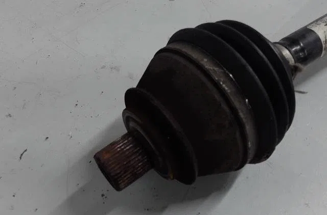 Transmission avant droite Audi A6 C6 (4F2) 3.0 tdi quattro (2004-2006) 4 portes occasion
