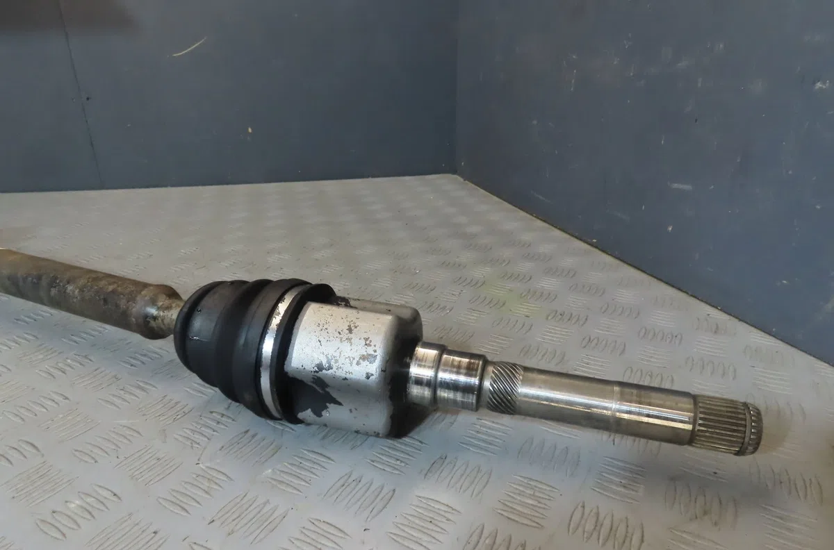 Transmission avant droite CHRYSLER VOYAGER 2001 occasion