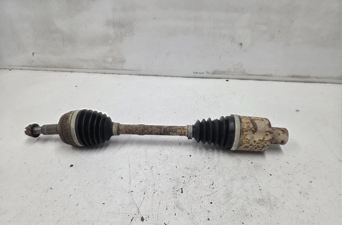 Transmission avant droite DACIA DUSTER 1 PHASE 1 occasion