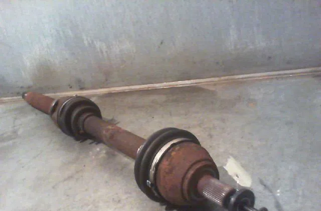 Transmission avant droite FORD FOCUS 2004 occasion