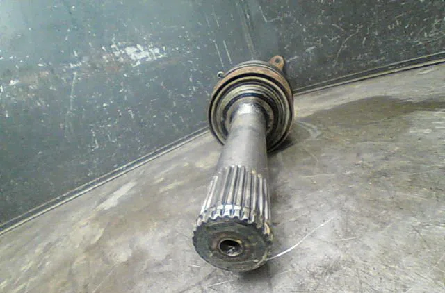Transmission avant droite Mitsubishi PAJERO II (V3_W, V2_W, V4_W) 2.5 td 4wd (v24c, v24w) (1990-1999) occasion