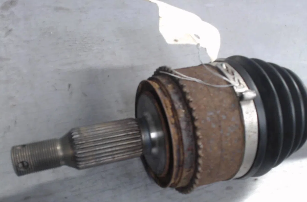 Transmission avant droite Mitsubishi PAJERO III (V7_W, V6_W) 3.2 di-d (v68w, v78w) (2000-2006) occasion