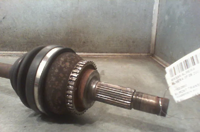 Transmission avant droite NISSAN ALMERA 2003 occasion