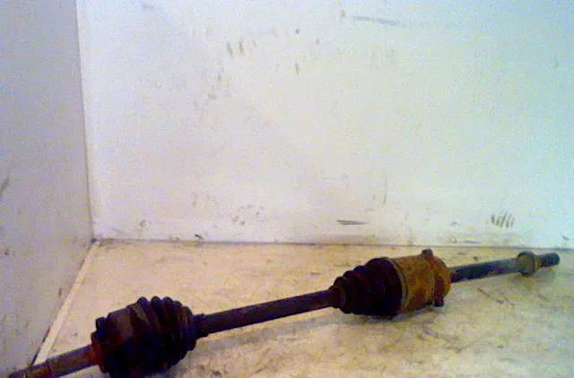 Transmission avant droite NISSAN ALMERA TINO 2004 occasion