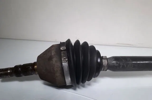Transmission avant droite Opel ASTRA H GTC (A04) 2.0 turbo (l08) (2005-2010) occasion
