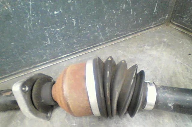 Transmission avant droite Opel SIGNUM 3-5 portes (Z03) 3.0 v6 cdti (f48) (2003-2005) occasion