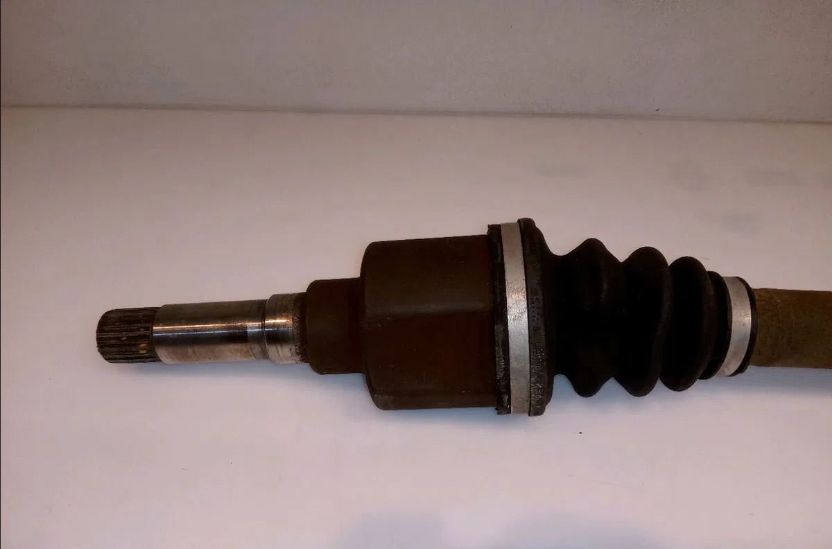Transmission avant droite Peugeot 1007 (KM_) 1.4 (2005) occasion
