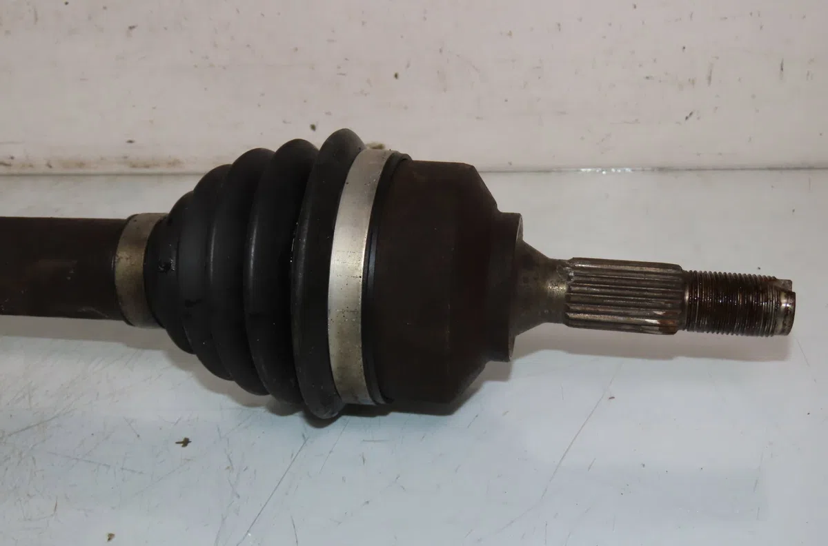 Transmission avant droite Peugeot 1007 (KM_) 1.4 hdi (2005) occasion