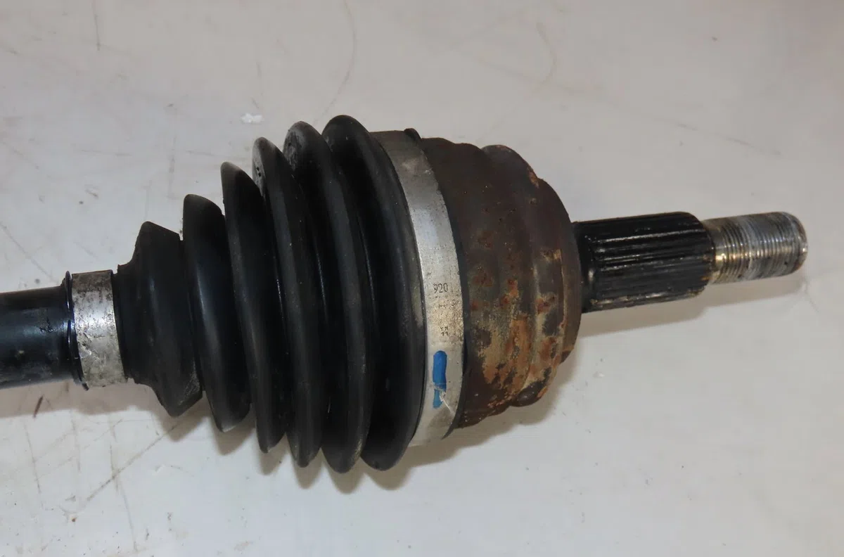 Transmission avant droite Peugeot 3008 SUV (MC_, MR_, MJ_, M4_) 1.2 thp- puretech 130 (mrhnsm, mrhnsu, mrhnsj, mrhnyw,..