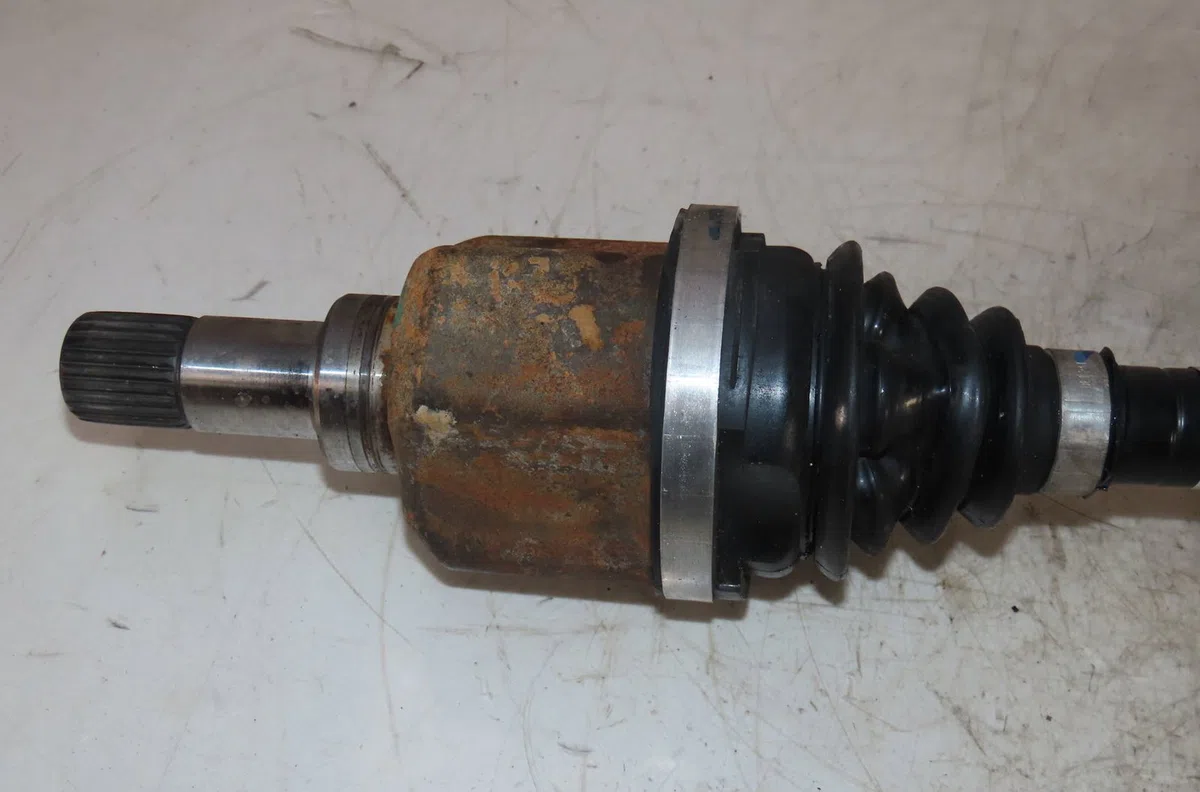Transmission avant droite Peugeot 3008 SUV (MC_, MR_, MJ_, M4_) 1.2 thp- puretech 130 (mrhnsm, mrhnsu, mrhnsj, mrhnyw,..
