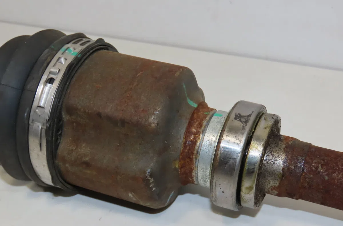 Transmission avant droite Peugeot 308 SW II (LC_, LJ_, LR_, LX_, L4_) 1.2 thp 110 (2014-2021) occasion