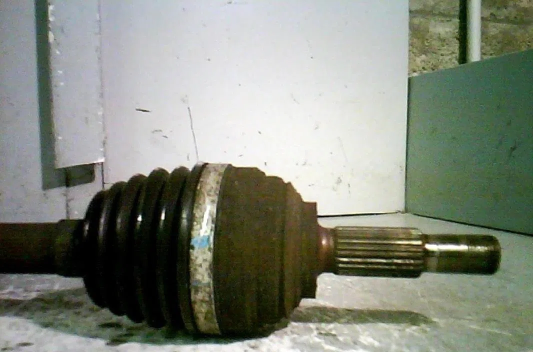 Transmission avant droite RENAULT CLIO 3  CLIO 3 PHASE 1 occasion