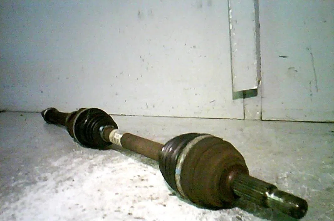 Transmission avant droite RENAULT CLIO 3  CLIO 3 PHASE 1 occasion