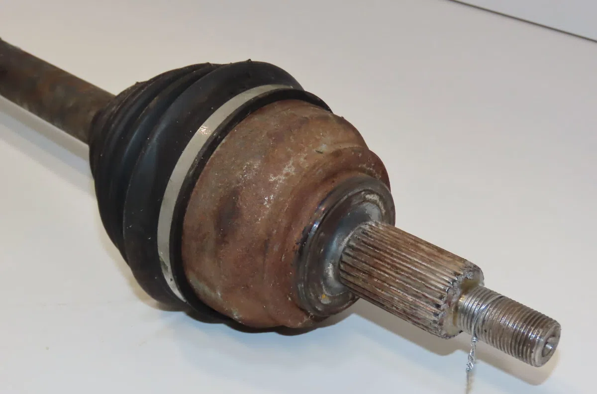 Transmission avant droite Renault LAGUNA Coupé (DT0-1) 2.0 dci gt (dt11, dt1e, dt1n) (2008-2015) occasion