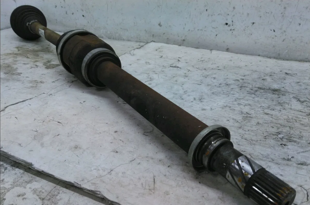 Transmission avant droite Renault MEGANE III 3-5 portes (BZ0-1_, B3_) 1.5 dci (bz09, bz0d, bz1w, bz29, bz14) (2009) 5 po