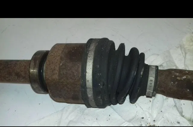 Transmission avant droite Renault MEGANE III 3-5 portes (BZ0-1_, B3_) 1.5 dci (bz09, bz0d, bz1w, bz29, bz14) (2009) 5 po