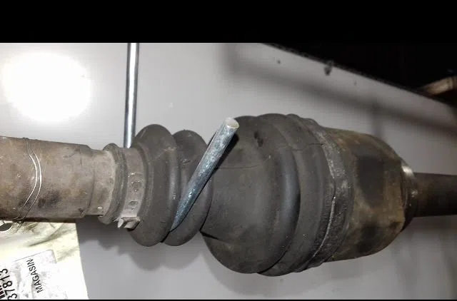 Transmission avant droite Renault SCÉNIC II (JM0-1_) 1.9 dci (jm0g, jm12, jm1g, jm2c) (2003-2006) occasion